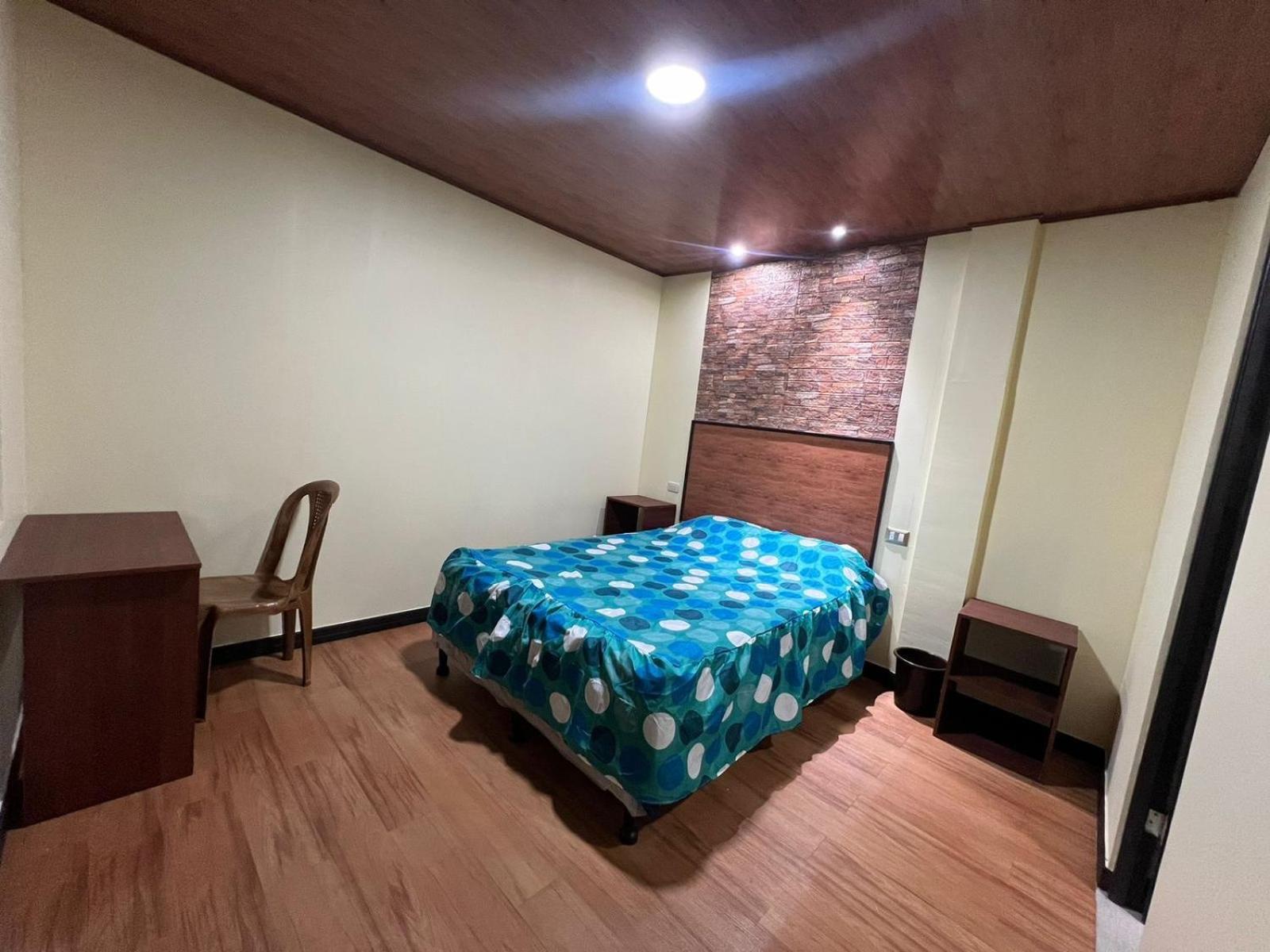 C&M Exclusive Private Rooms Quetzaltenango Eksteriør billede